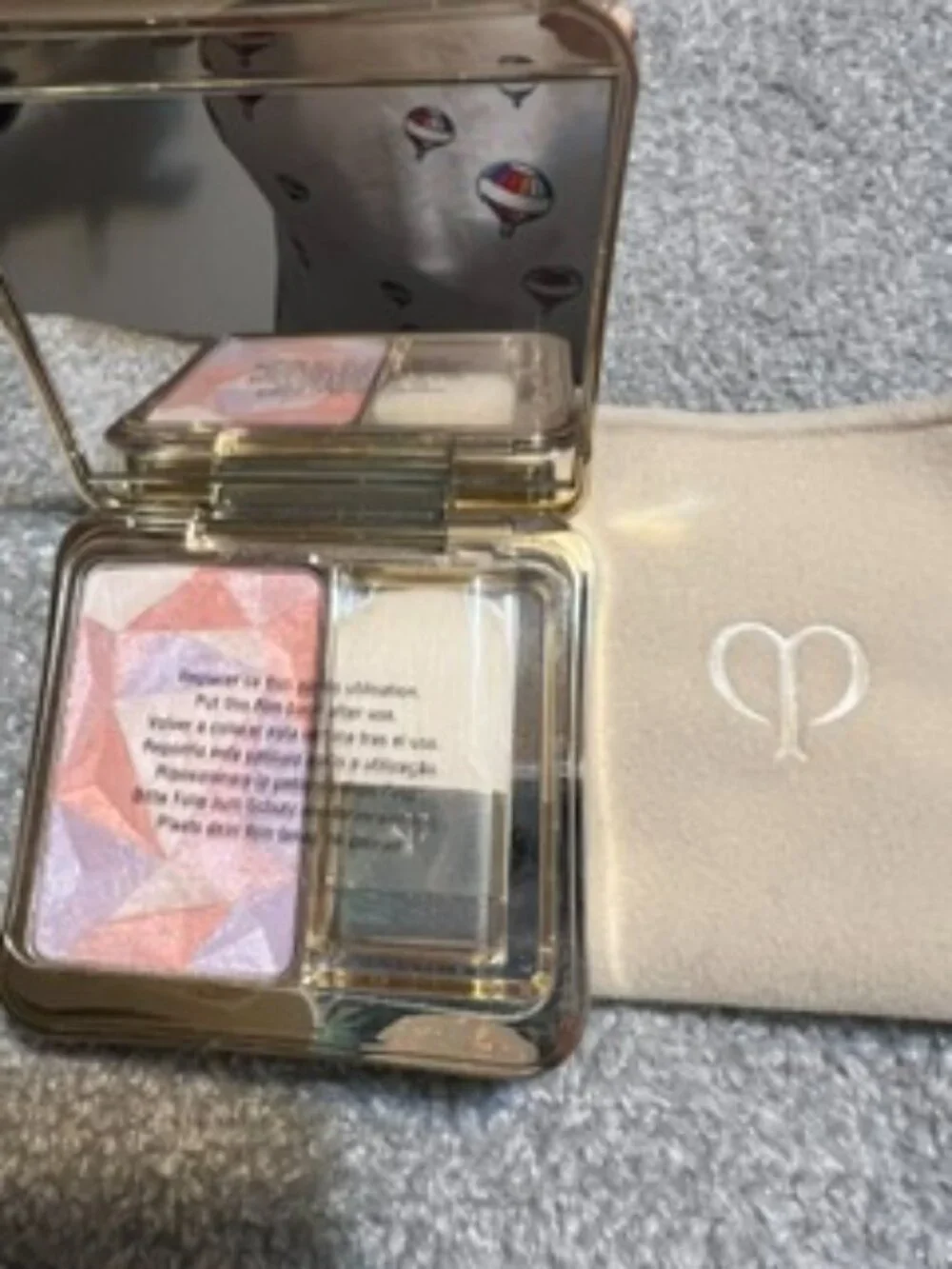 Cle de Peau Luminizing Face Enhancer in Twilight Glow 201 w/ Pouch